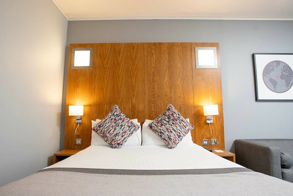 Фото Ramada by Wyndham Belfast City Centre
