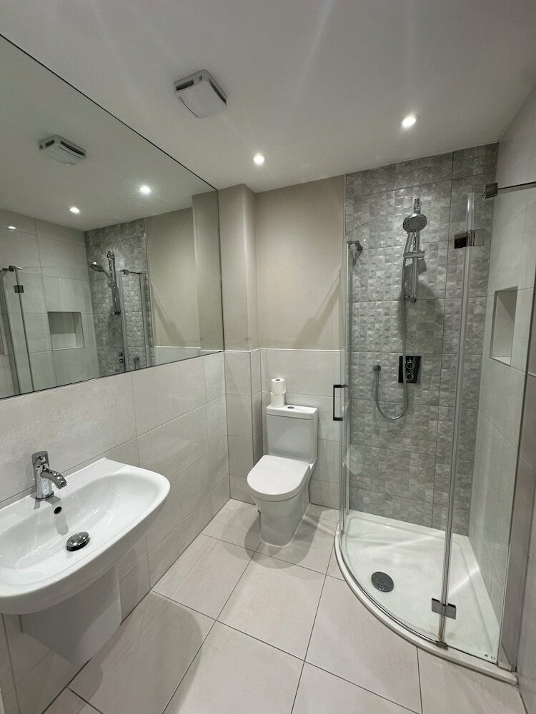 Фото Wendover Arms Hotel
