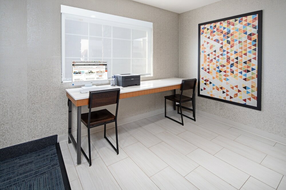 Фото Holiday Inn Express Suites Watsonville, an Ihg Hotel