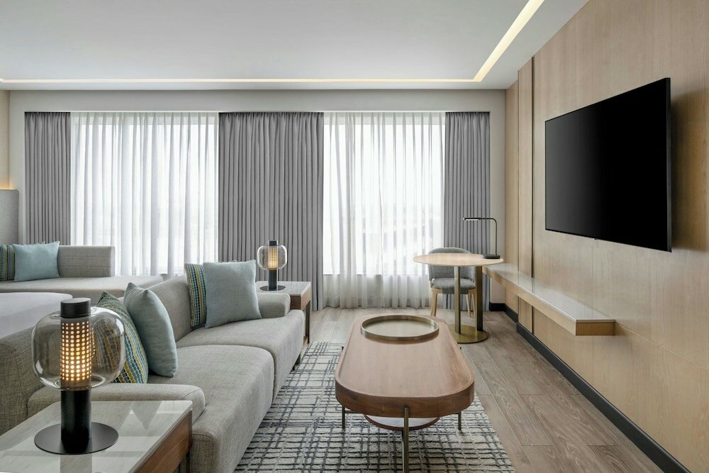 Фото Courtyard by Marriott Mumbai International Airport