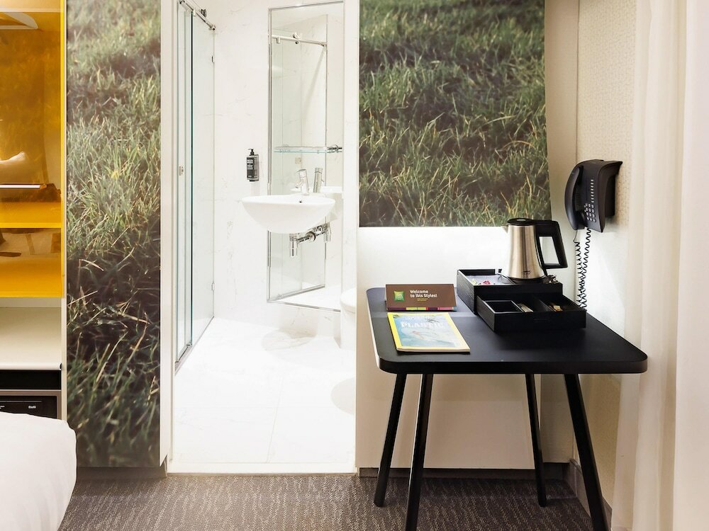 Фото ibis Styles Amsterdam Central Station