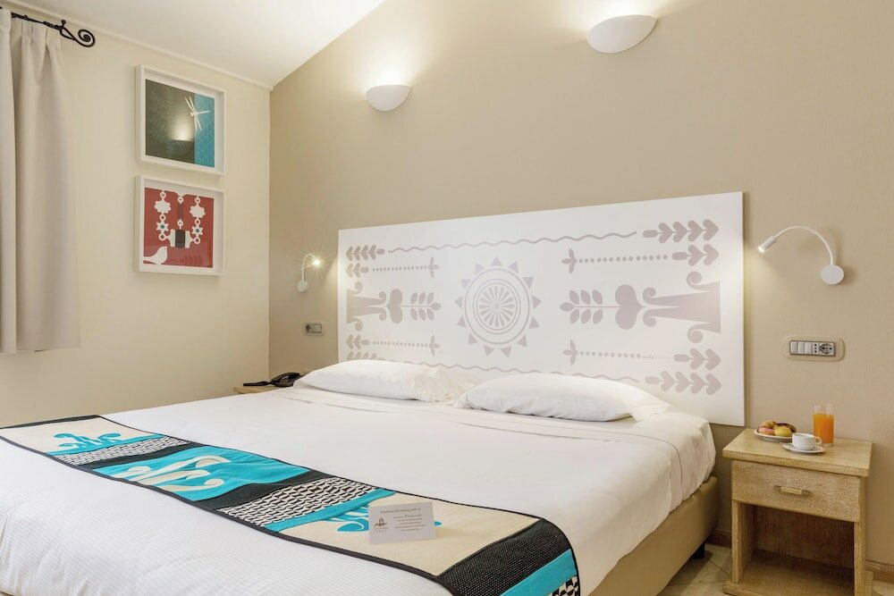 Фото Hotel Domomea