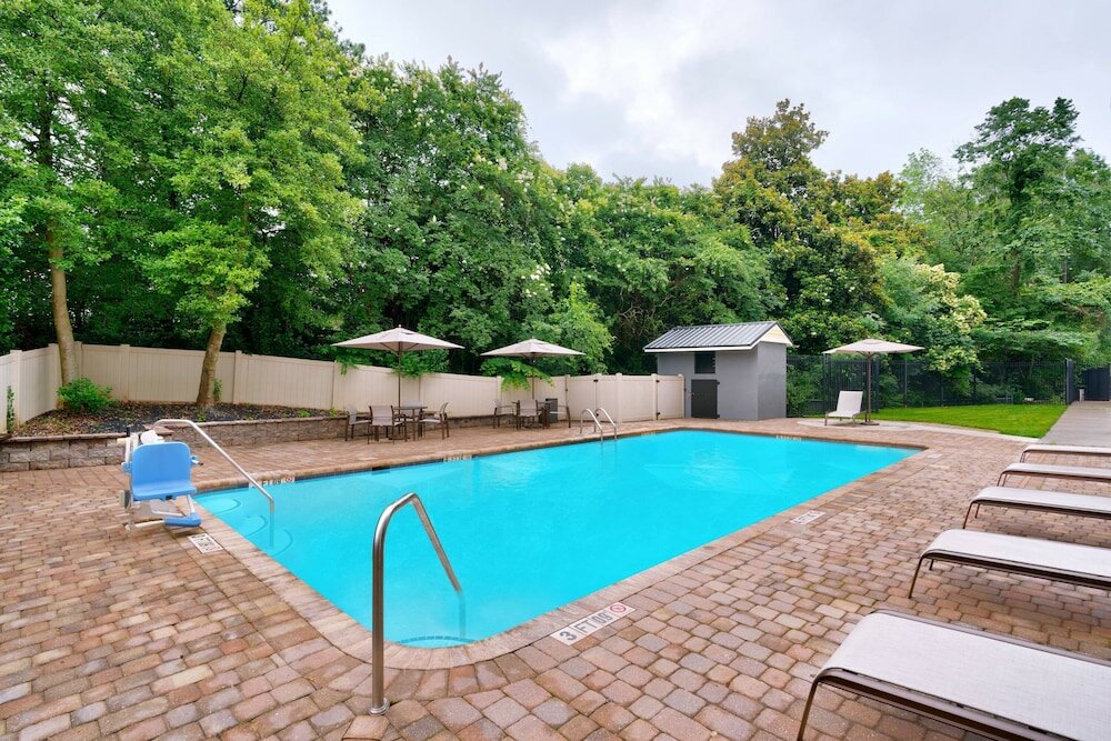 Фото Courtyard by Marriott Charlotte Airport/Billy Graham Parkway