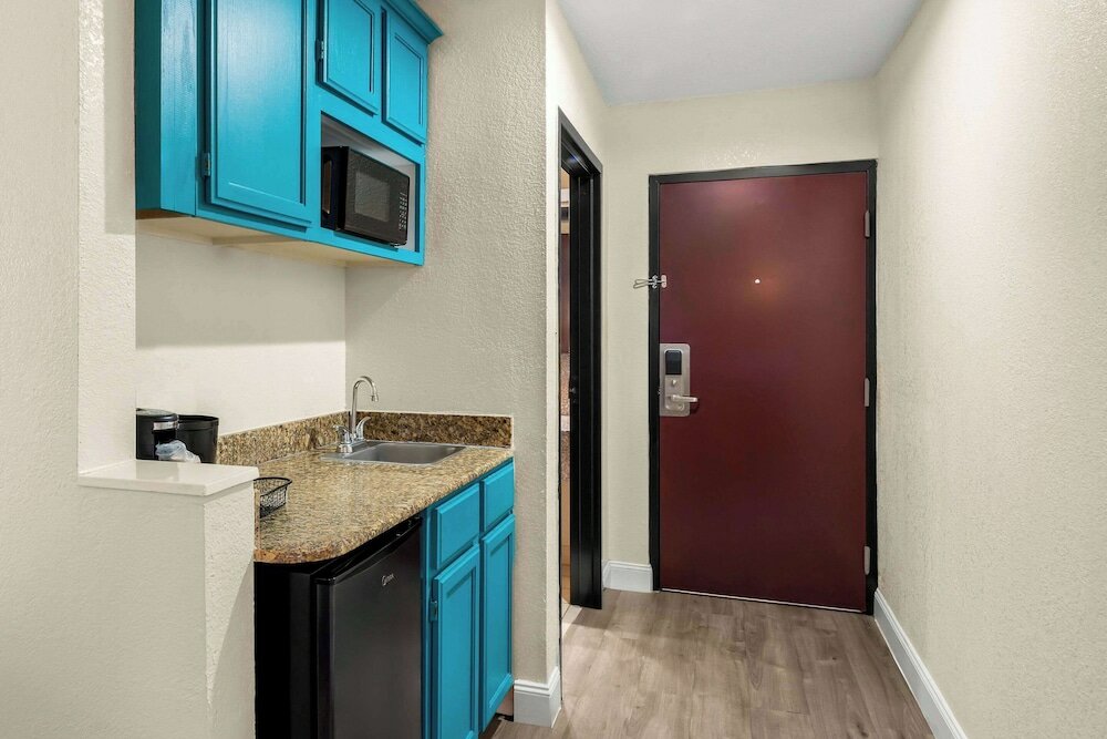 Фото Quality Inn & Suites Lafayette
