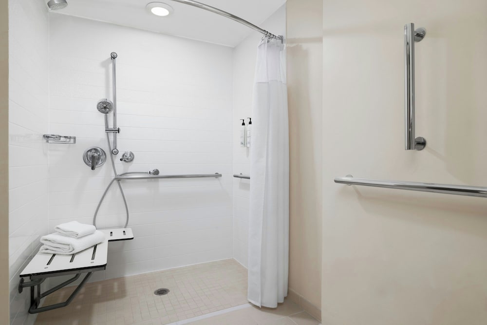Фото Fairfield by Marriott Inn & Suites Herndon Reston