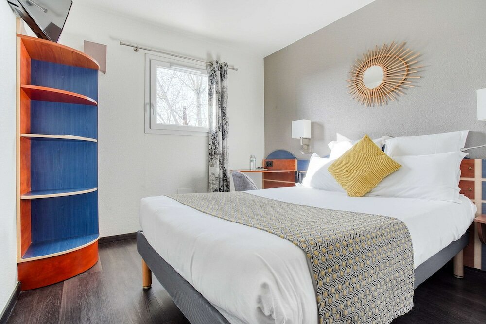 Фото Kyriad Bordeaux Sud - Villenave d'Ornon