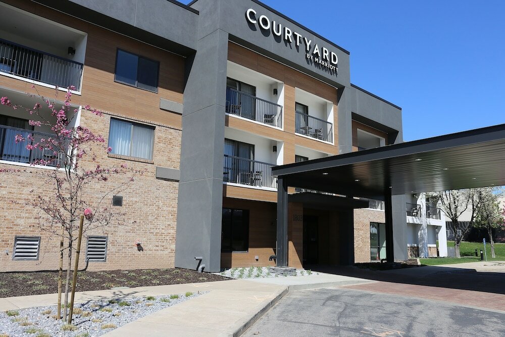 Фото Courtyard by Marriott Layton