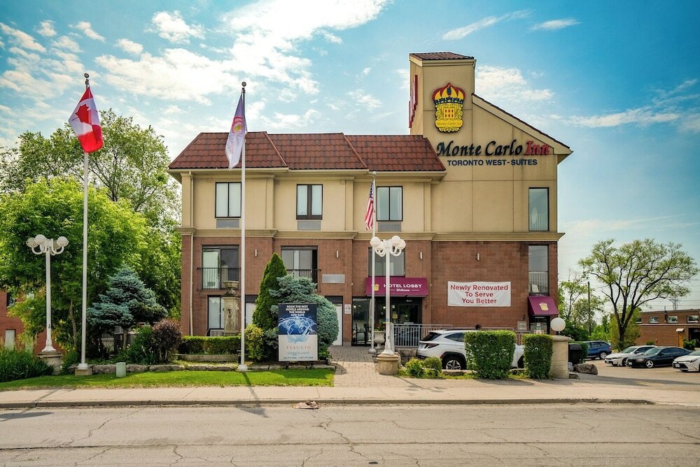 Фото Monte Carlo Inn Toronto West Suites
