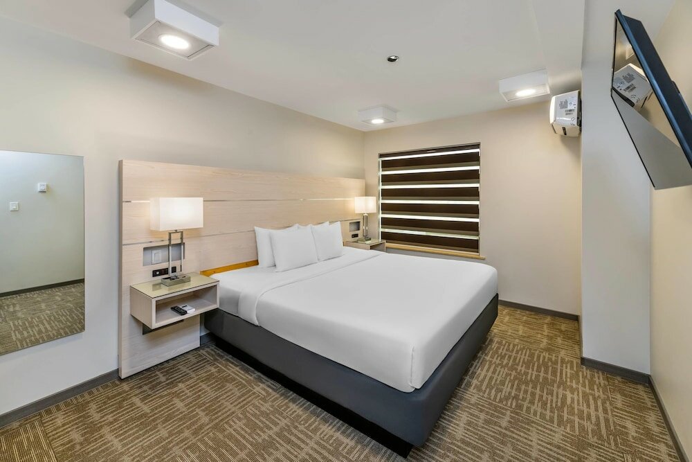 Фото Quality Inn Sunshine Suites