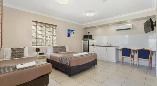 Гостиница Cityville Luxury Apartments & Motel в Рокгемптоне