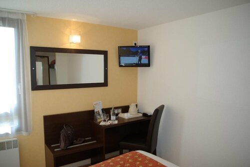 Гостиница Hotel Le Vert Galant в Ливри-Гаргане