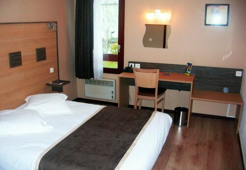 Гостиница Atoll Hotel Logis & Restaurant Angers Beaucouze в Сомюре