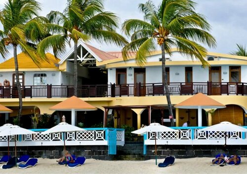 Гостиница Gold Beach Resort в Флик-ан-Флаке