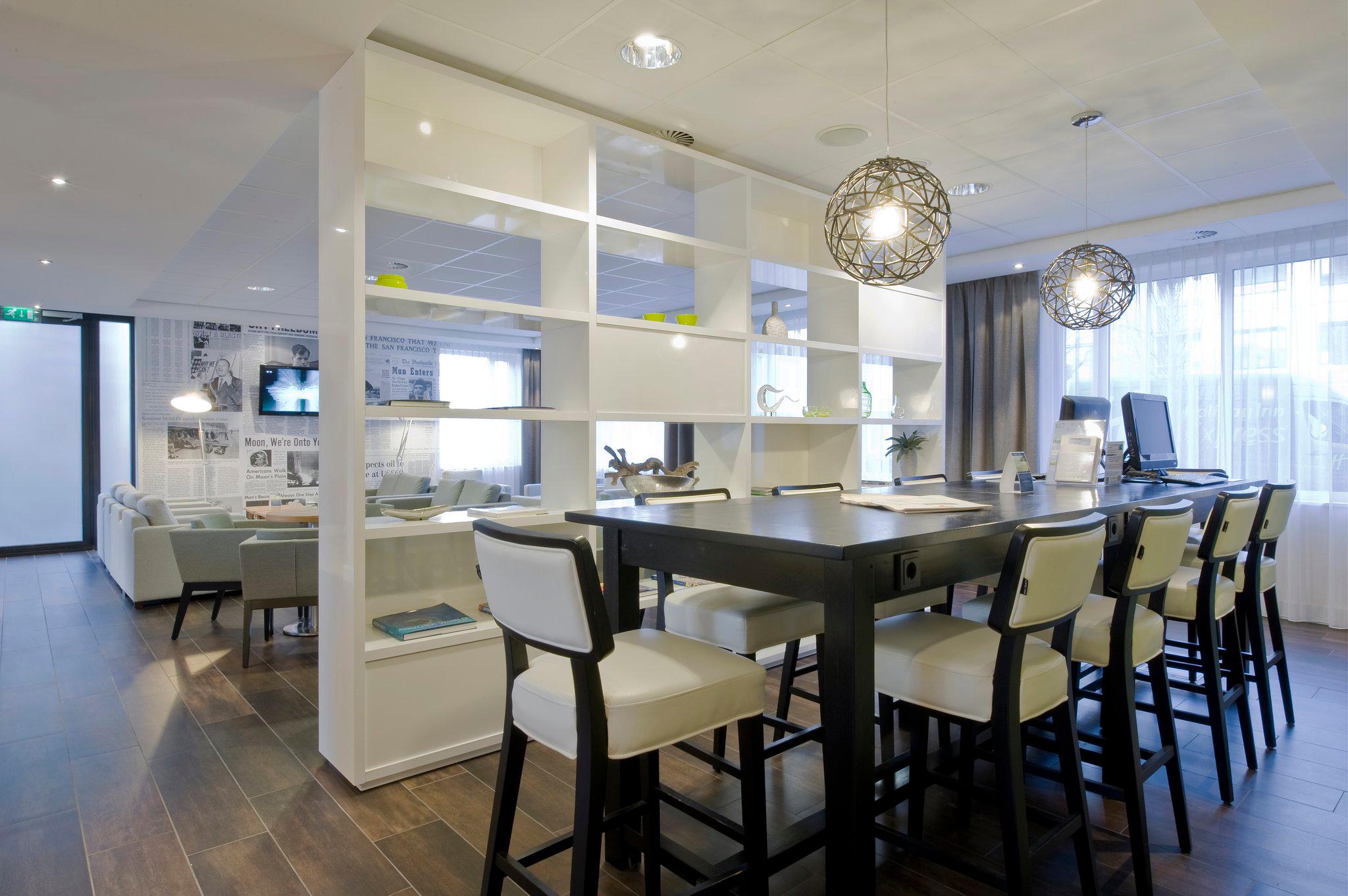 Фото Holiday Inn Express Amsterdam - Schiphol, an Ihg Hotel