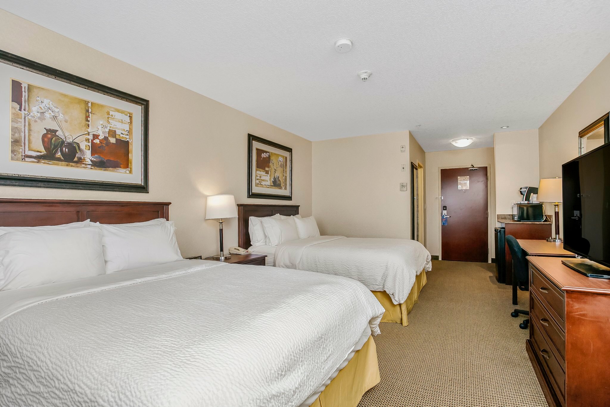 Фото Holiday Inn Express Hotel & Suites Whitecourt, an Ihg Hotel