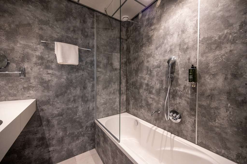 Фото Flonk Hotel Groningen Zuid, Bw Signature Collection