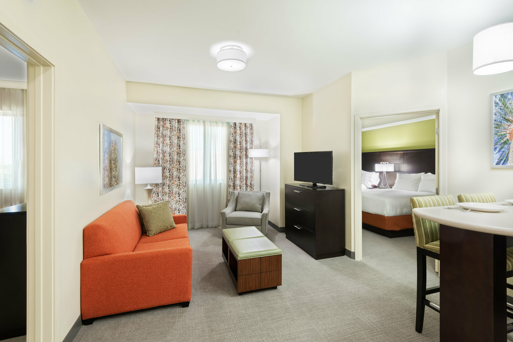 Фото Staybridge Suites Miami International Airport, an Ihg Hotel