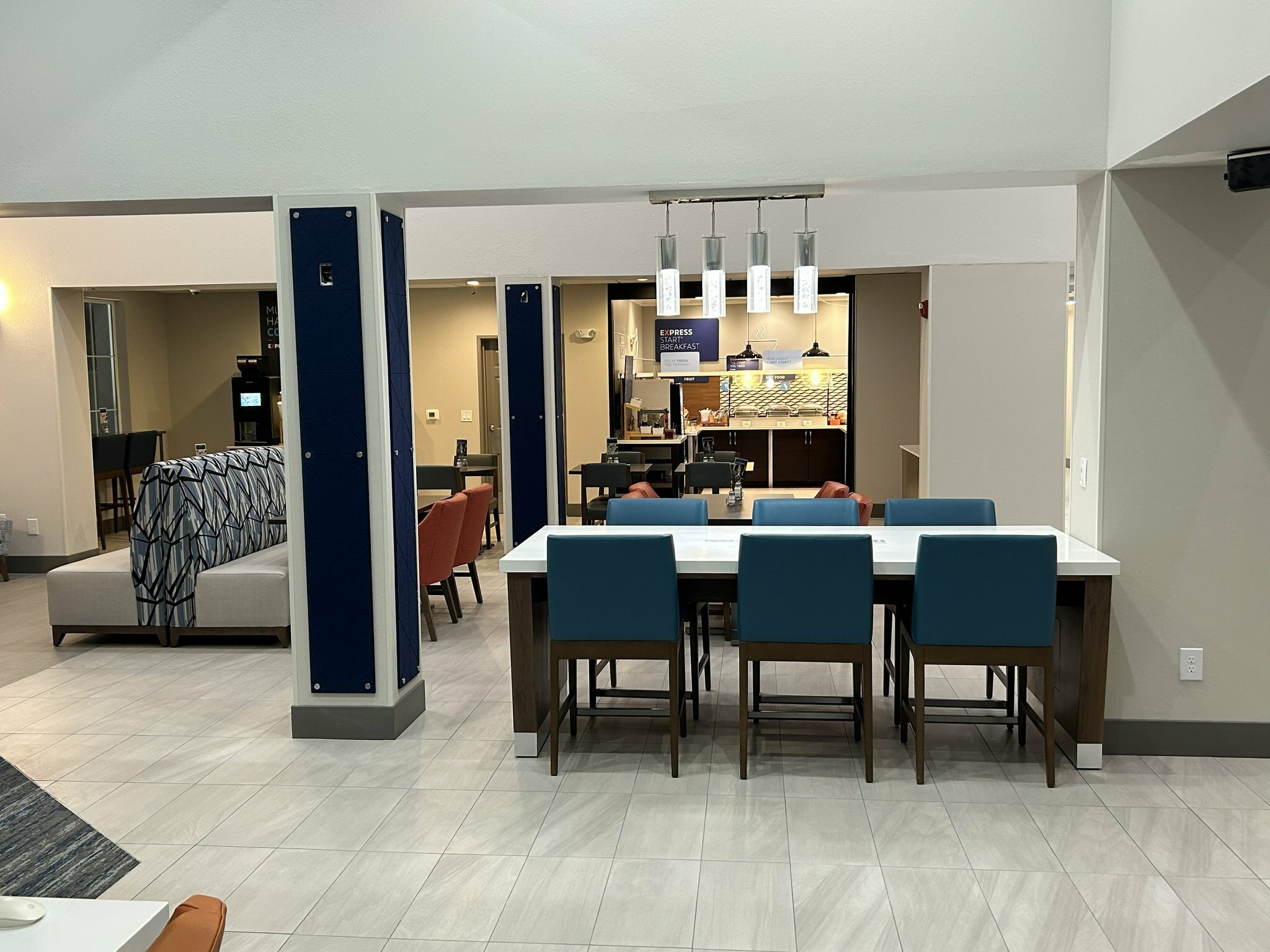 Фото Holiday Inn Express Hotel & Suites Manteca, an Ihg Hotel