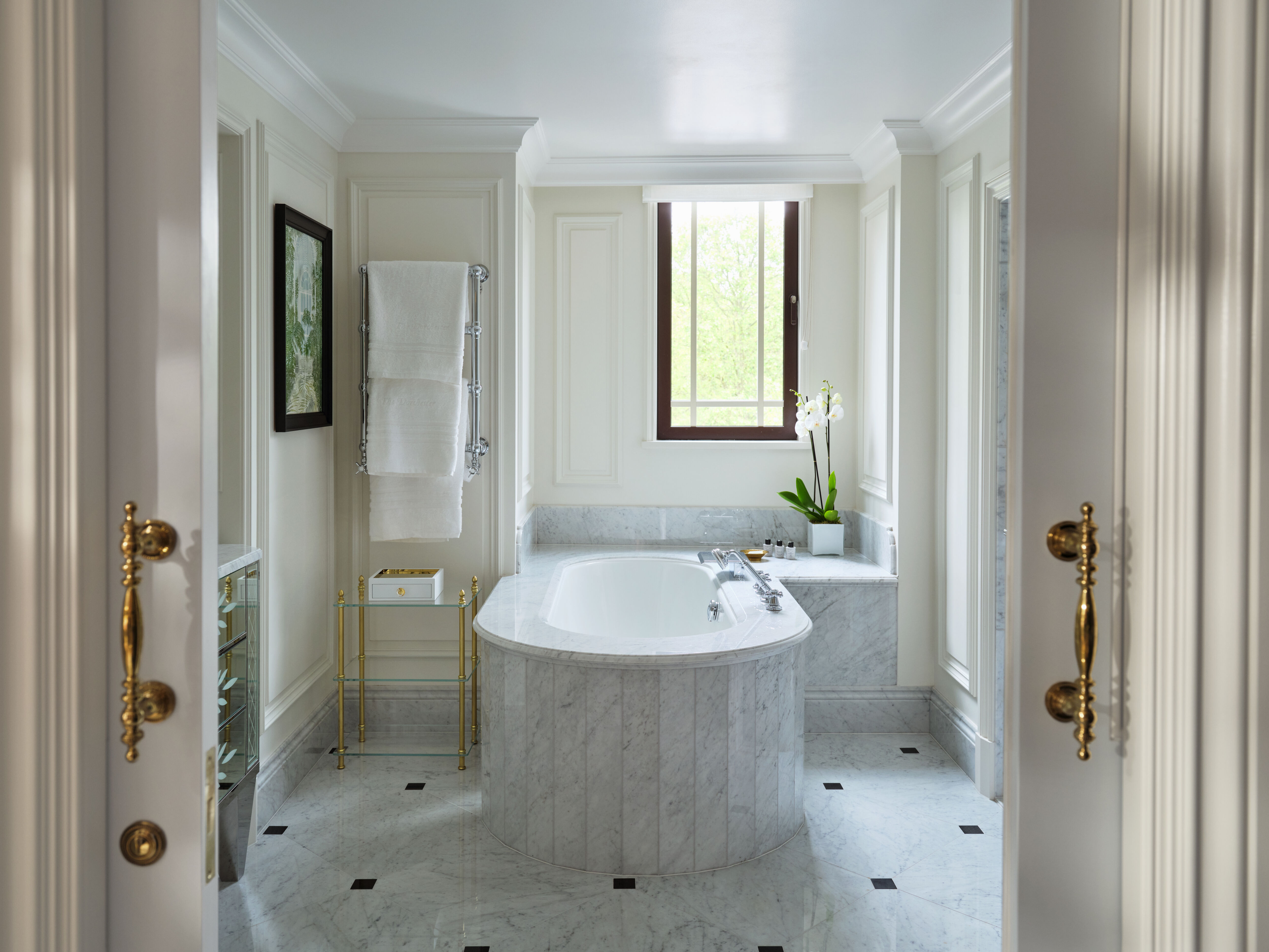 Фото The Dorchester