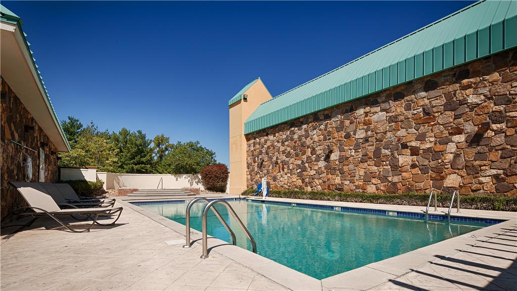 Фото Best Western Newport Inn