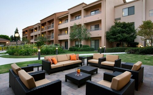 Гостиница Courtyard by Marriott Bakersfield в Бэйкерсфилде