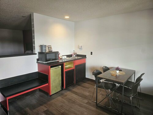Гостиница Econo Lodge Southeast в Лейк Освего