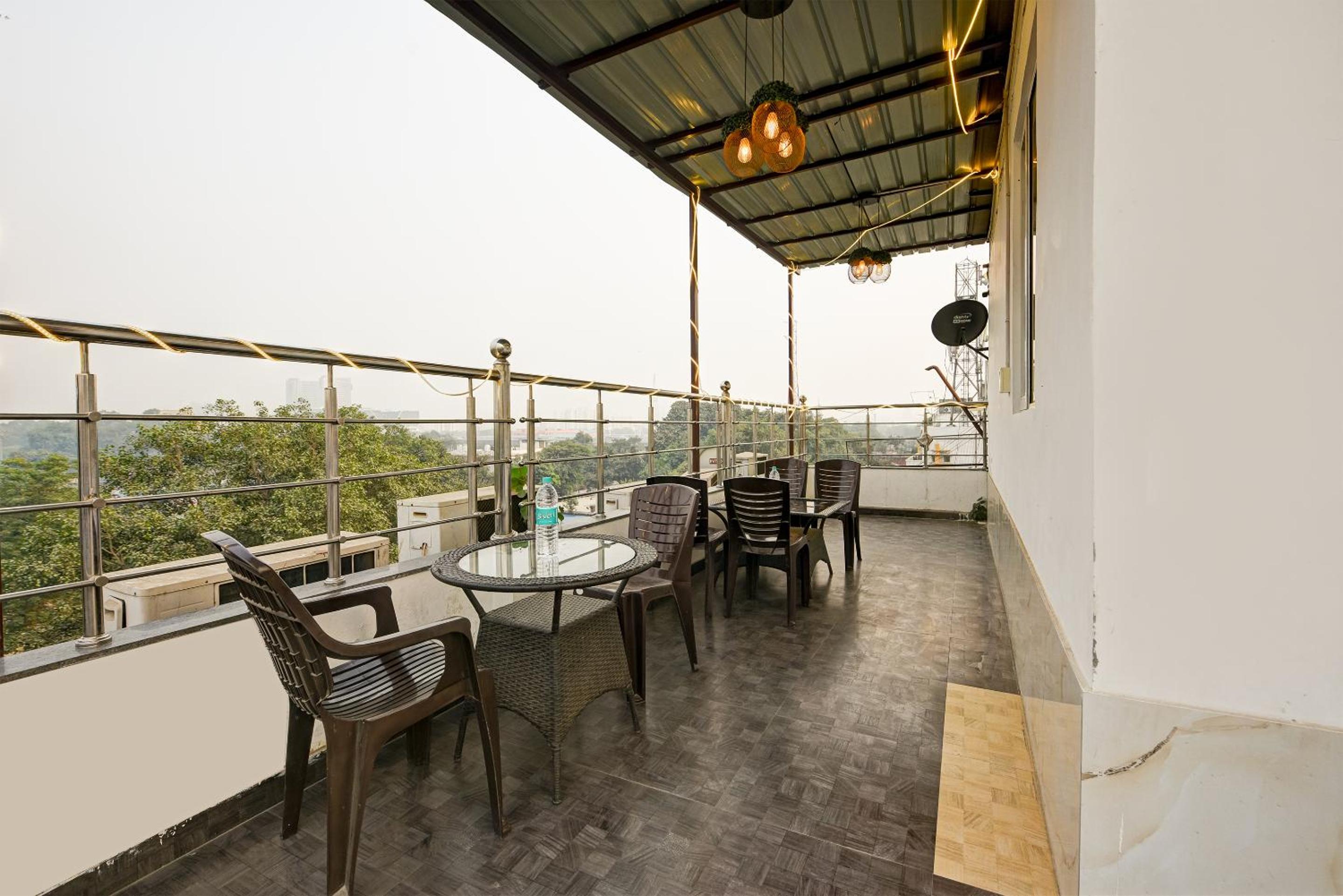 Фото Hotel Srivinayak