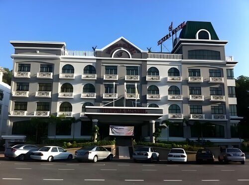 Гостиница Sutera Hotel в Серембане