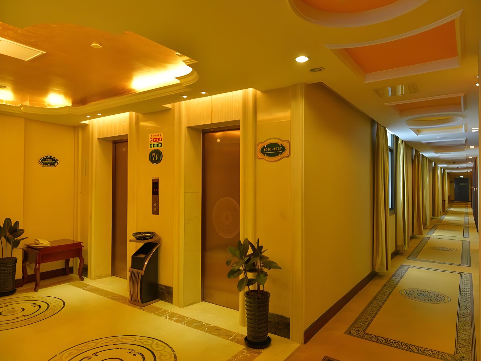 Фото Vienna Hotel Shanghai Pudong Airport Huaxia Road