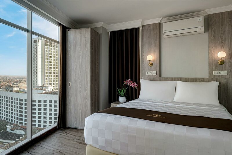 Гостиница Goldvitel Hotel в Сурабае