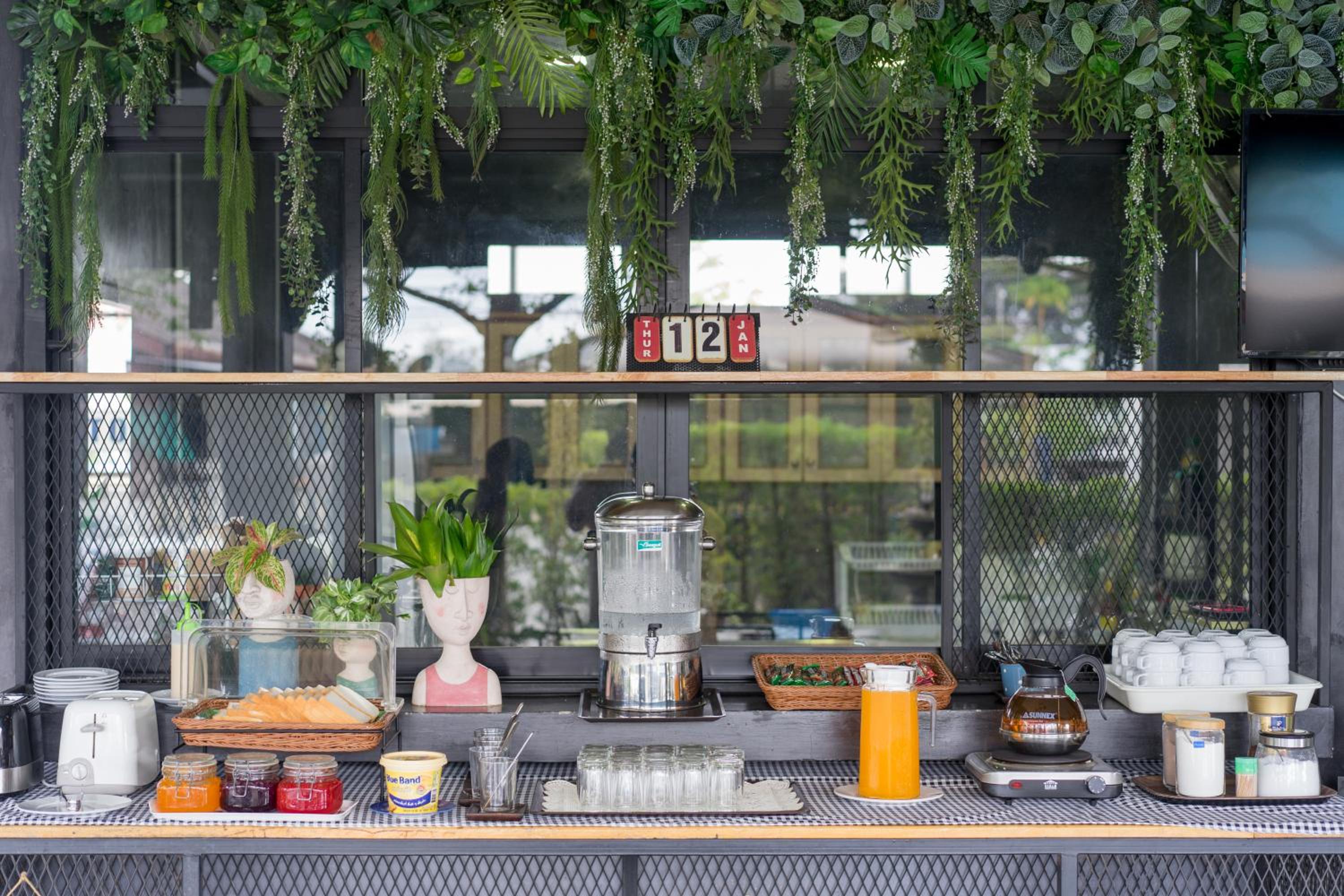 Фото It's Me Keawanong Hotel