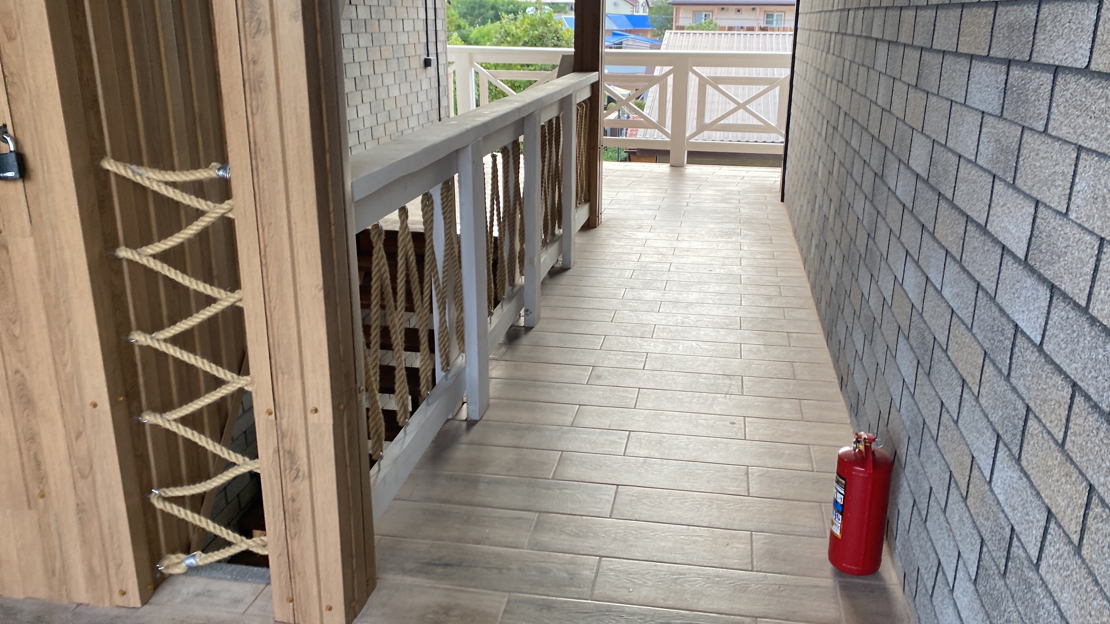 Фото До'Моря рядом