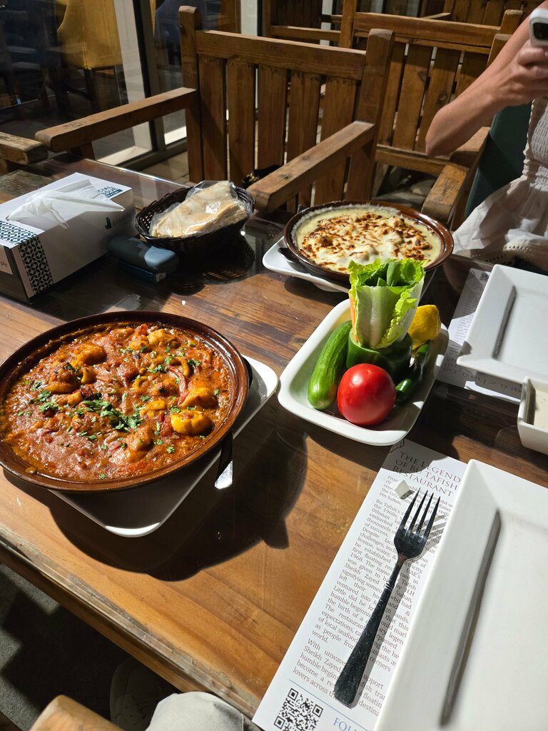 Restaurant Radwan Bu Tafish, Abu Dhabi, photo