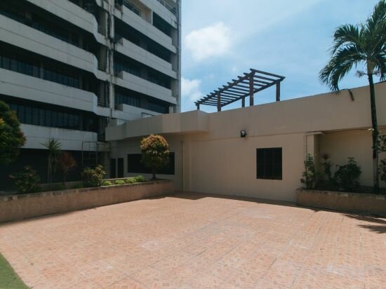 Фото Obaid's Condo in Winland Towers