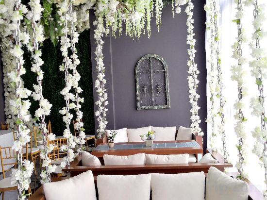 Фото The Granite Luxury Hotel