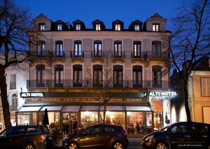 Acta Luchon (Occitanie, Haute-Garonne, Arrondissement de Saint-Gaudens, Bagnères-de-Luchon, Avenue du Maréchal Gallieni), hotel