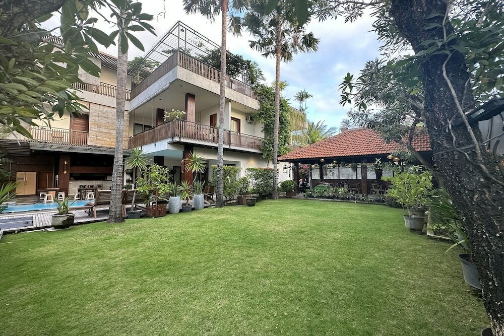 Фото The Paving Villa