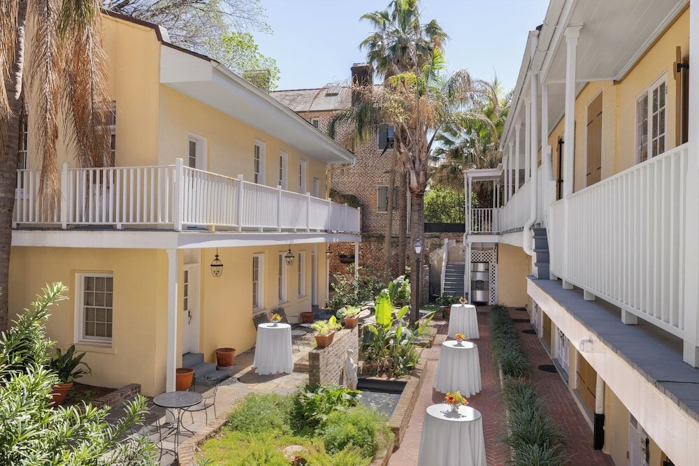 Фото Dauphine Orleans Hotel