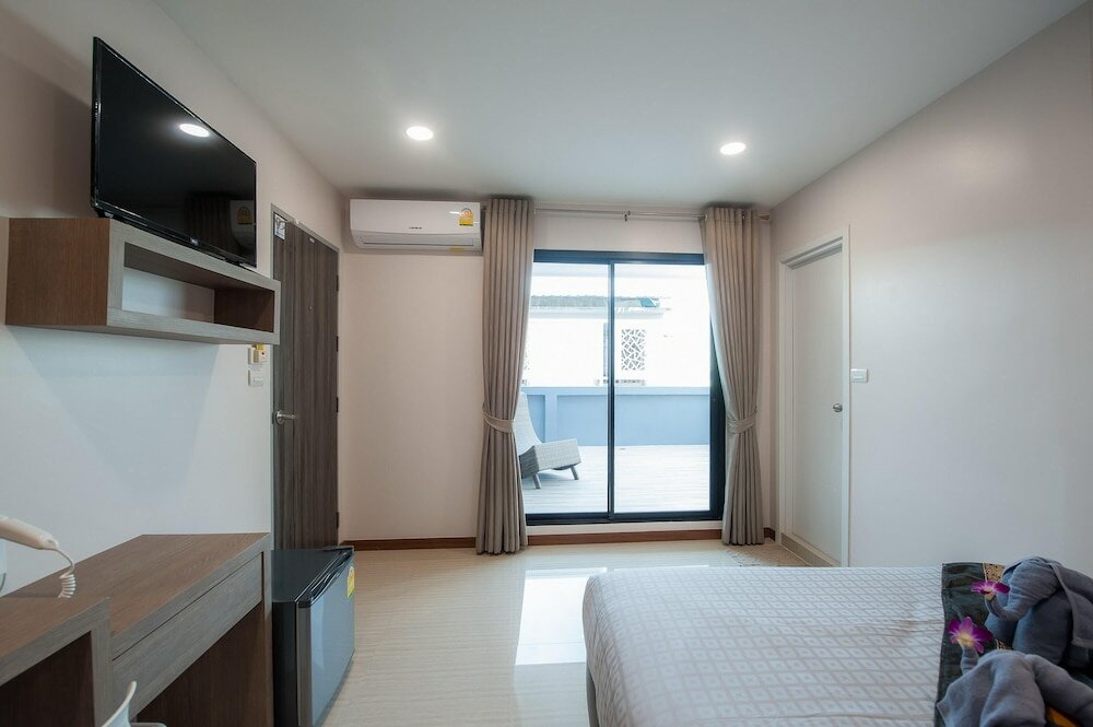 Фото The Moon Night Hotel