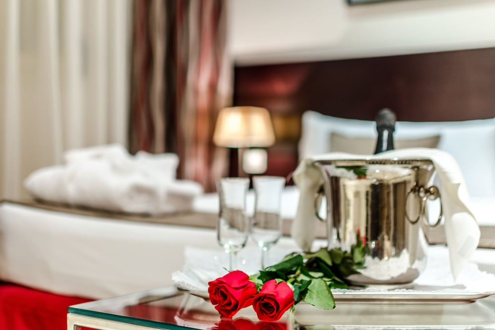 Фото Hotel Exe Suites 33