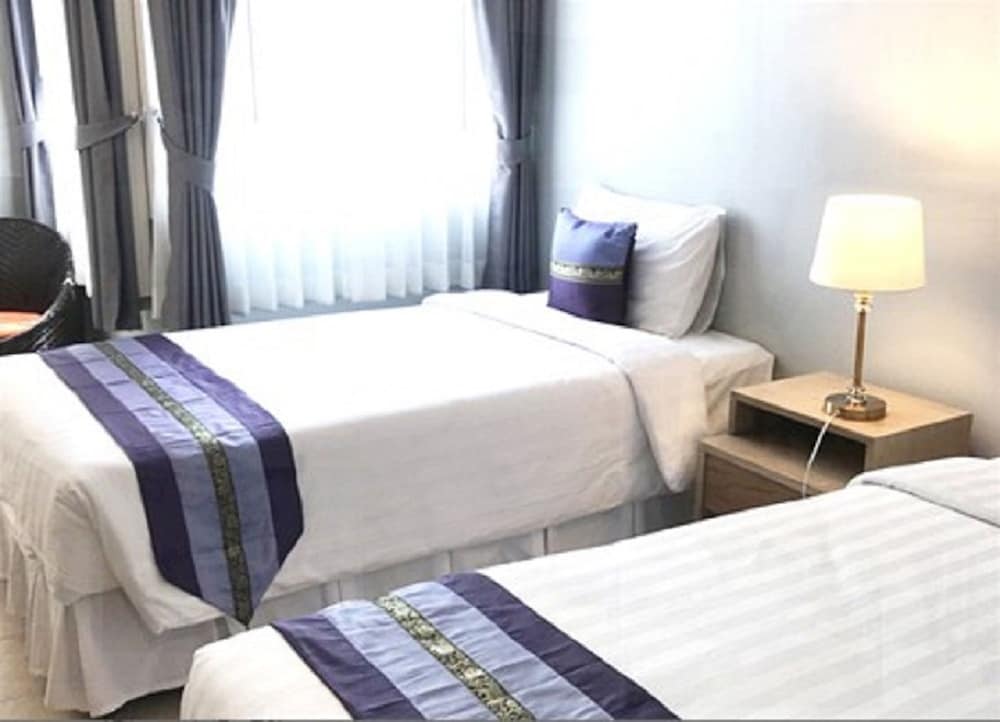 Фото Ratana Hotel