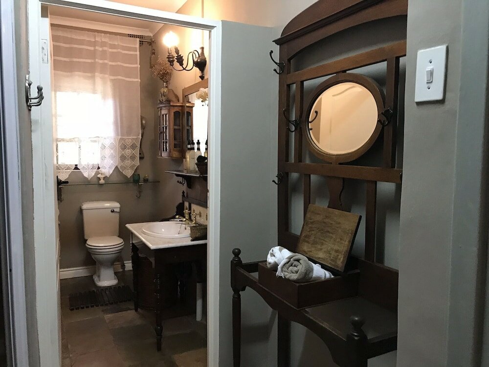 Фото Waterhouse Guest Lodges 202 Lawley Street