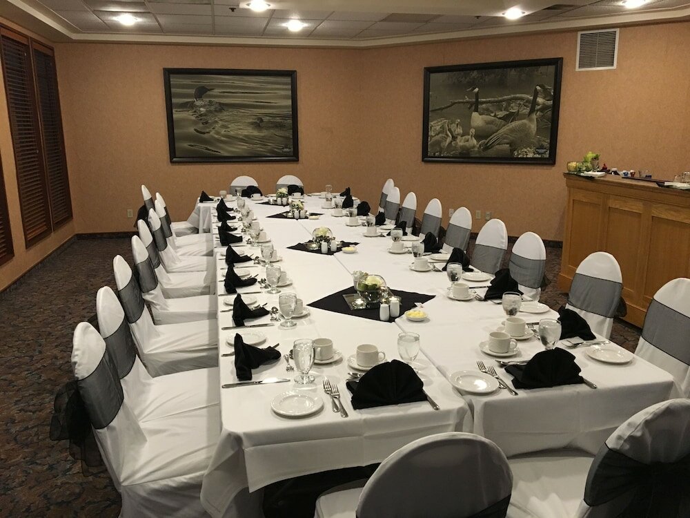 Фото Canad Inns Destination Centre Fort Garry