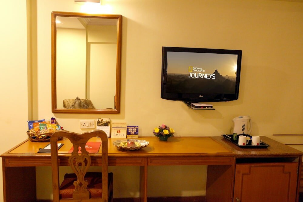 Фото Lords Plaza, Surat