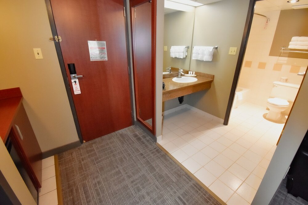 Фото Canad Inns Destination Centre Fort Garry