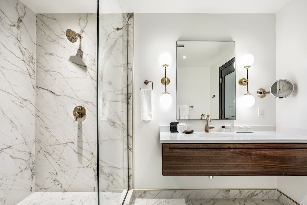 Фото Bottleworks Hotel