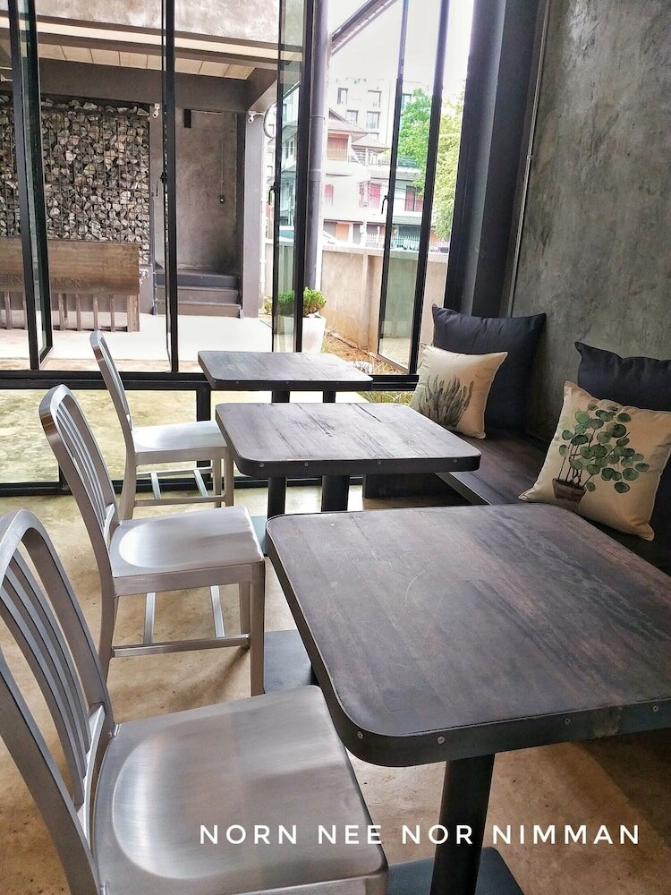 Фото Norn Nee Nor Hostel&Cafe