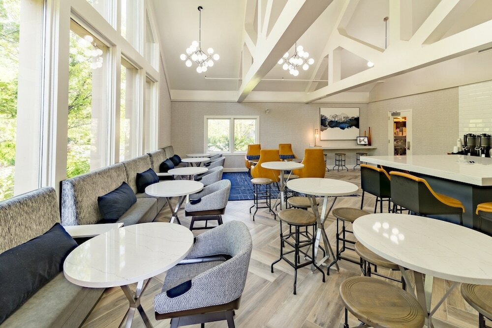 Фото Sheraton Ann Arbor Hotel