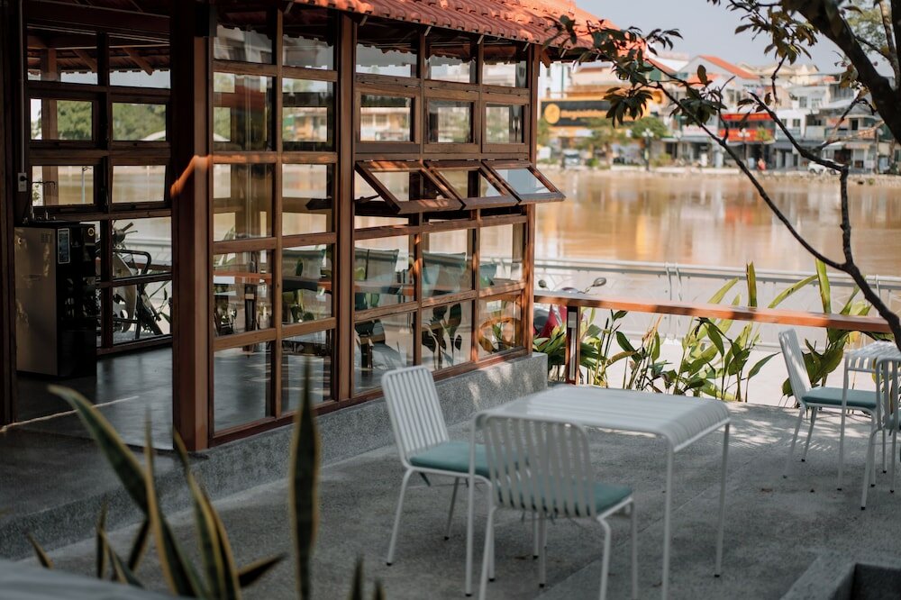 Фото Hue Riverside Villa