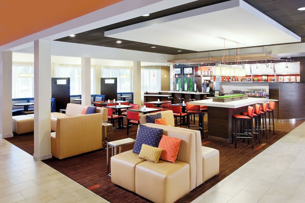 Фото Courtyard by Marriott Sacramento Airport Natomas